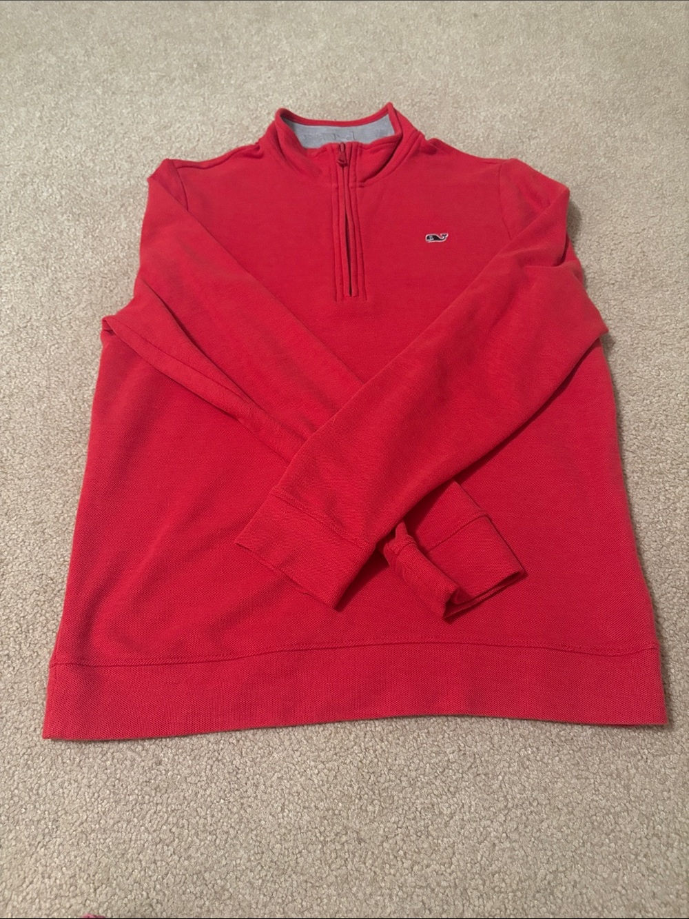 Boys Red Vineyard Vines Quarter Zip in Like New Condtion size large